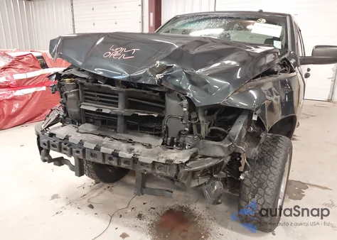 2017 Ram 1500 Express 4X4 5'7 Box z USA, uszkodzony, nr VIN 3C6RR7KT7HG714459